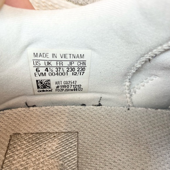 White Adidas Propheres - Picture 14 of 16